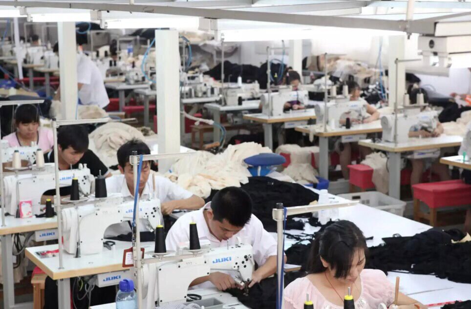 How To Find A Custom Clothing Manufacturer For Startups