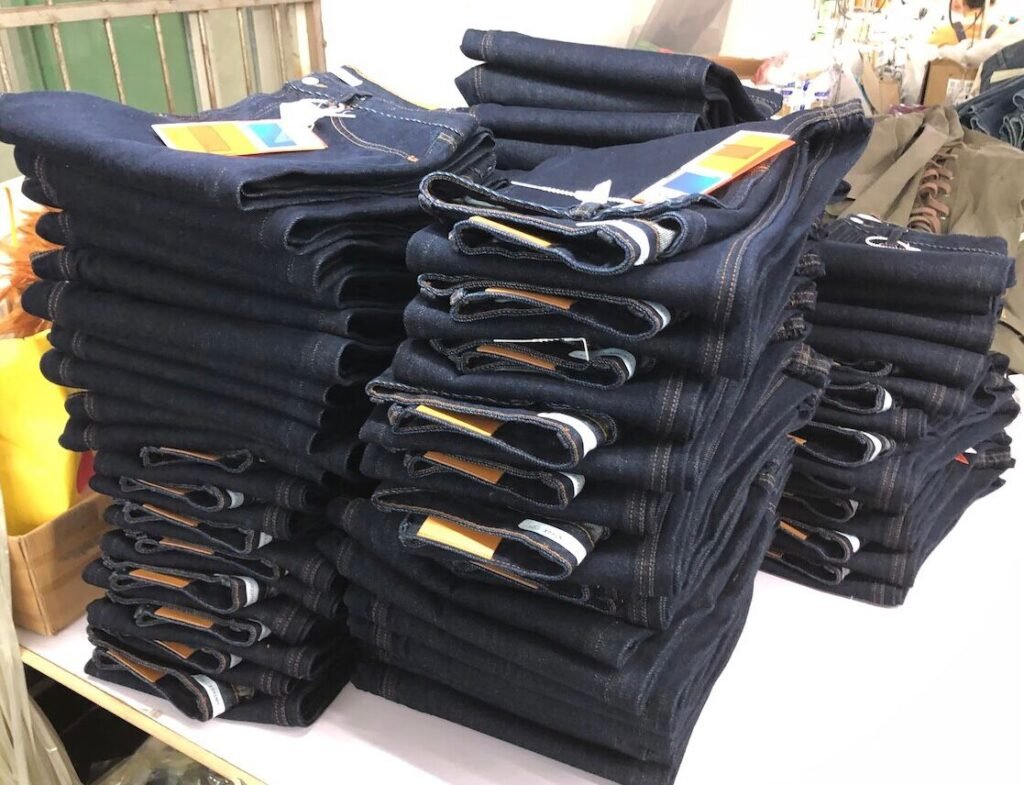 How To Find Bulk Jean Manufacturers