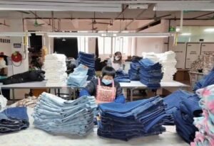 China low moq jeans manufacturers chinese small quantity jeans factory