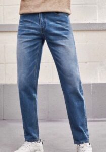 Custom Design Men Straight Leg Washed Jeans Suppliers